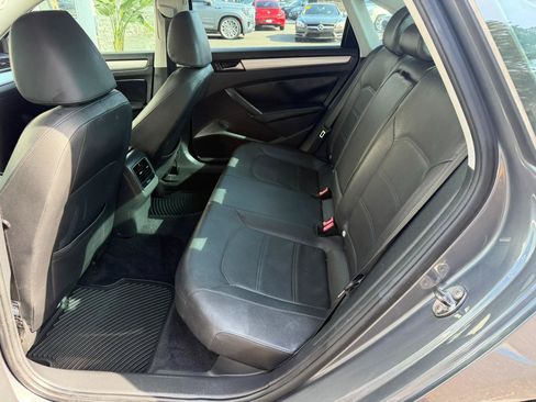 Used 2013 Volkswagen Passat 2.5 SE FWD image 34