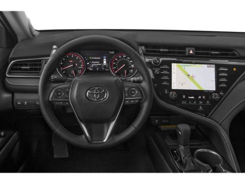 Used 2018 Toyota Camry XSE image 7