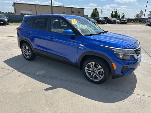 Used 2022 Kia Seltos LX AWD/4WD image 37