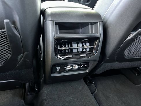 Used 2025 Jeep Grand Cherokee Limited RWD image 24