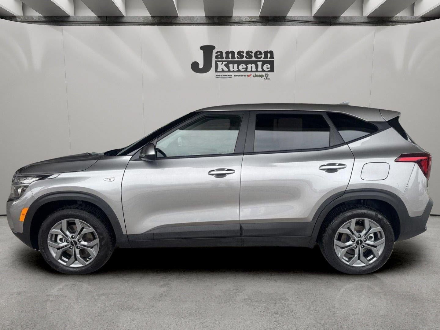 Used 2026 Kia Seltos LX AWD/4WD image 1