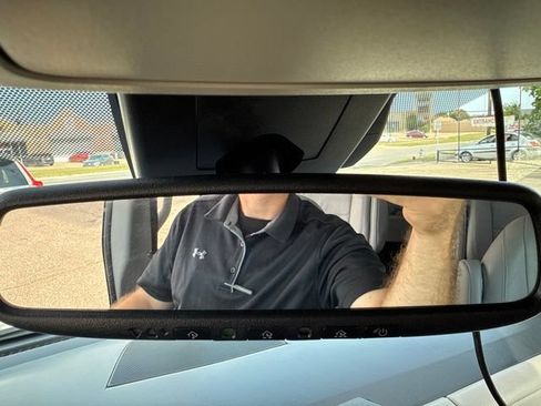 Used 2019 Toyota Sienna Limited Premium FWD image 19