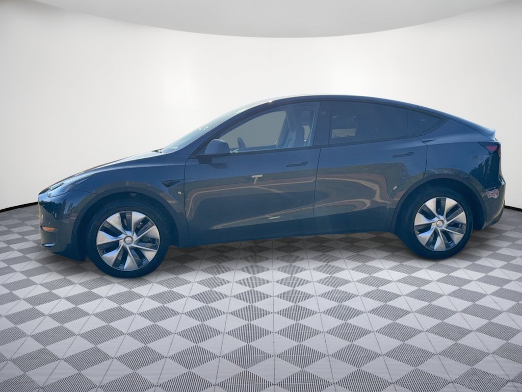 Used 2023 Tesla Model Y Long Range AWD/4WD image 2