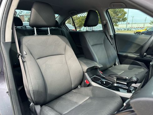 Used 2017 Honda Accord LX image 9