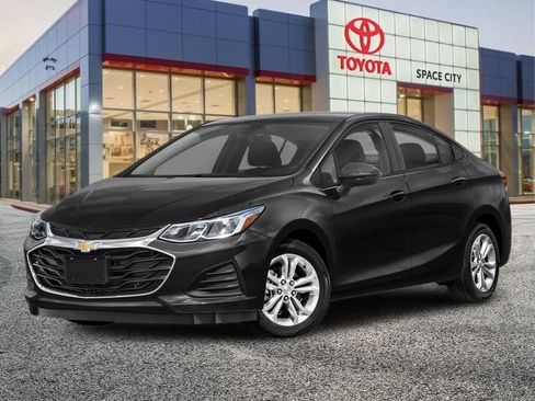 Used 2019 Chevrolet Cruze LS w/ LS Convenience Package FWD image 2