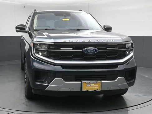 Certified 2025 Ford Expedition Platinum w/ Driver's Package AWD/4WD image 2