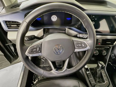 Used 2023 Volkswagen Taos SE AWD/4WD image 11
