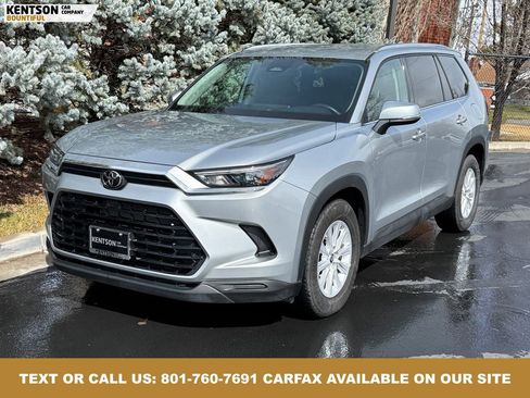 Used 2025 Toyota Grand Highlander AWD image 3