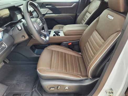 New 2026 GMC Acadia Denali Ultimate w/ LPO, Floor Liner Package image 8