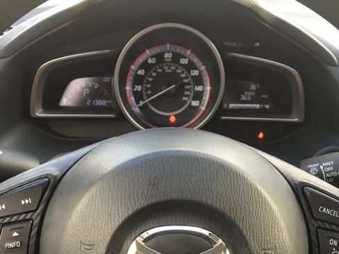 Used 2016 MAZDA MAZDA3 i Sport w/ Preferred Equipment Package FWD image 10