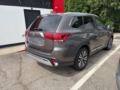 Used 2020 Mitsubishi Outlander ES image 4