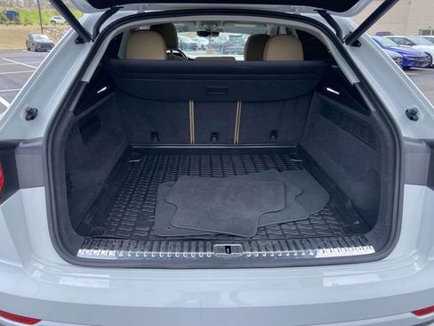 Used 2021 Audi Q8 Prestige w/ Prestige Package image 13