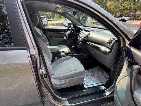 Used 2015 Kia Sorento LX image 14
