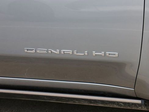 Used 2024 GMC Sierra 2500 Denali Ultimate AWD/4WD image 7