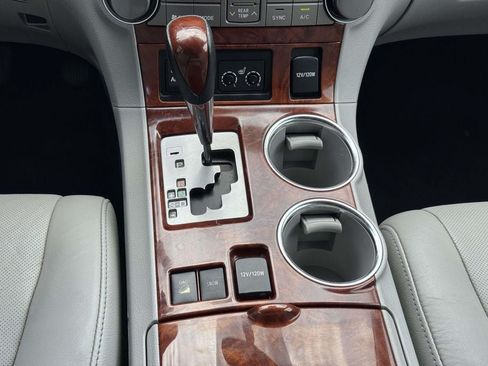Used 2013 Toyota Highlander Limited AWD/4WD image 6
