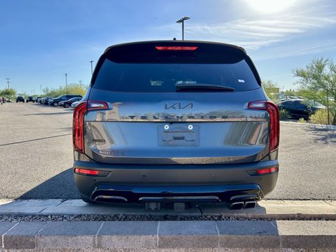 Used 2022 Kia Telluride SX w/ SX Prestige Package image 4