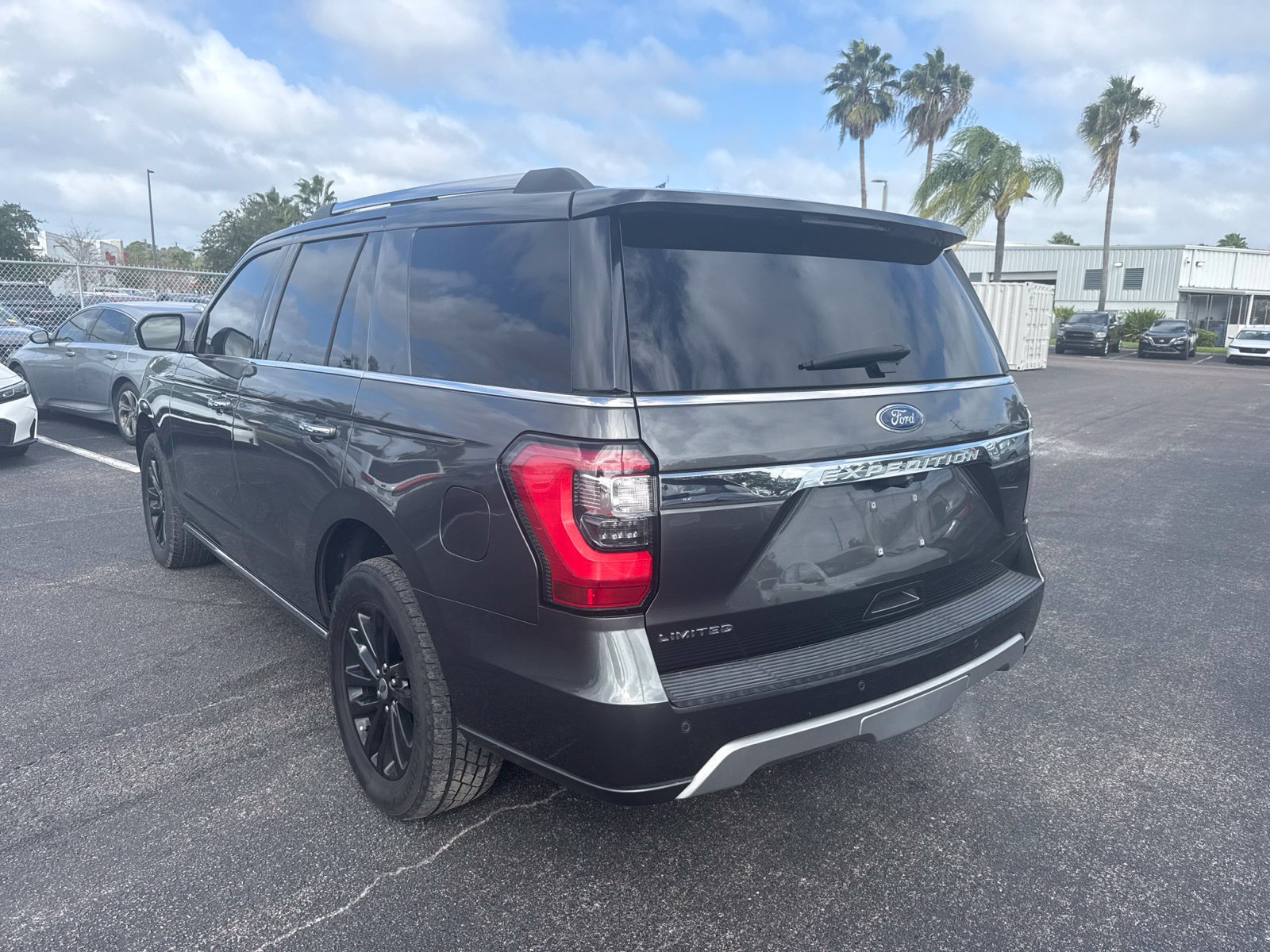 Used 2019 Ford Expedition Limited w/ Equipment Group 301A RWD image 5