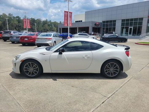 Certified 2017 Toyota 86 860 Special Edition RWD image 2