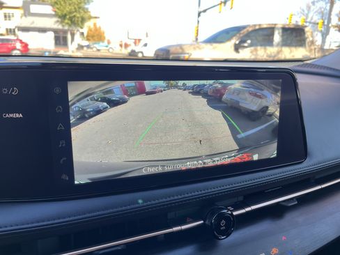 Used 2023 Nissan Ariya AWD image 21