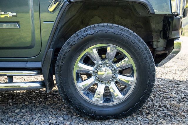 Used 2005 HUMMER H2 w/ Preferred Equipment Group AWD/4WD image 11