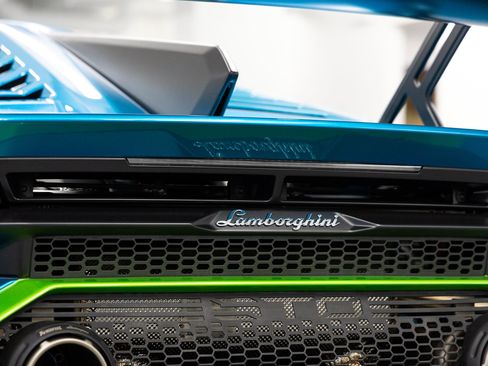 Used 2022 Lamborghini Huracan STO RWD image 37