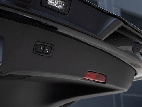 New 2026 Porsche Cayenne Coupe AWD/4WD image 30