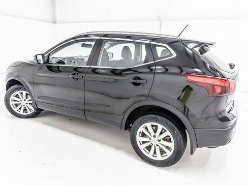 Used 2018 Nissan Rogue Sport SV w/ SV All-Weather Package FWD image 4