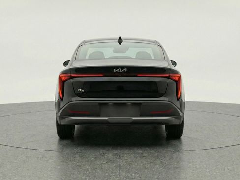 Used 2025 Kia K4 LXS image 7