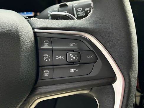 New 2025 Jeep Grand Cherokee L Laredo w/ Luxury Tech Group I AWD/4WD image 18