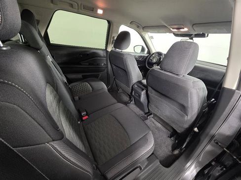 Used 2024 Nissan Pathfinder S AWD/4WD image 17