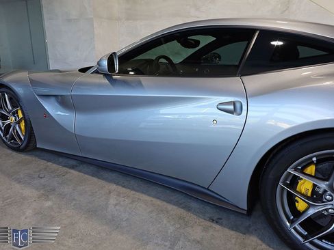 Used 2016 Ferrari F12 Berlinetta image 13
