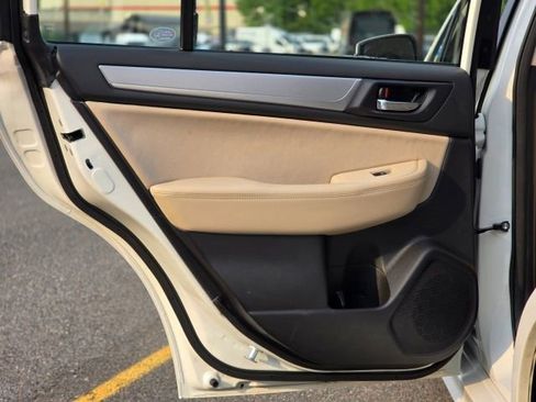 Used 2017 Subaru Legacy 2.5i Premium image 27