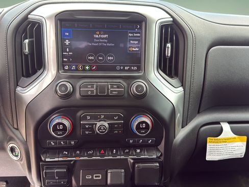 Used 2021 Chevrolet Silverado 1500 LTZ AWD/4WD image 13
