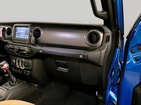 Used 2023 Jeep Wrangler Sport AWD/4WD image 15