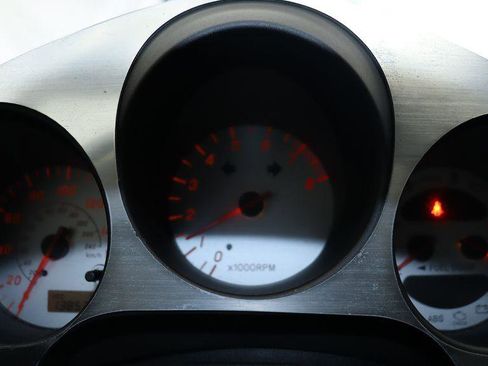Used 2000 Toyota MR2 RWD image 17