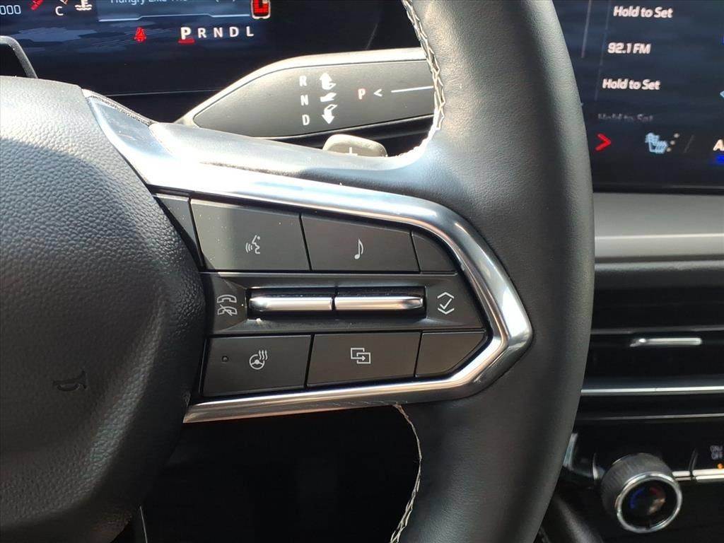 Used 2025 Chevrolet Traverse LT w/ Enhanced Driving Package FWD image 22