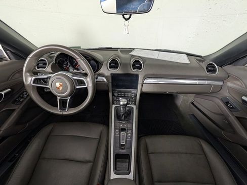 Certified 2024 Porsche 718 Boxster RWD image 19