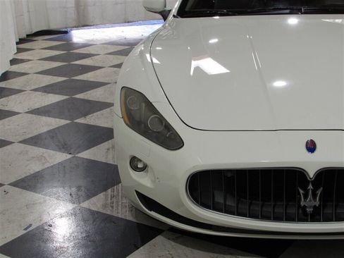 Used 2010 Maserati GranTurismo S RWD image 30