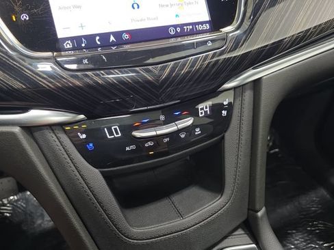 Certified 2025 Cadillac XT6 Premium Luxury AWD/4WD image 21