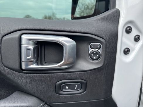 Used 2022 Jeep Wrangler Unlimited Sahara w/ LED Lighting Group image 12