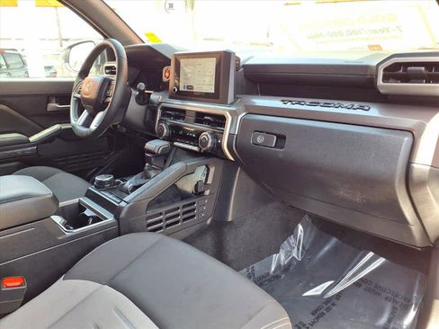 Certified 2025 Toyota Tacoma TRD Off-Road image 23