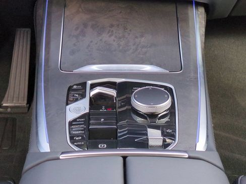 New 2026 BMW X7 xDrive40i w/ Premium Package AWD/4WD image 19