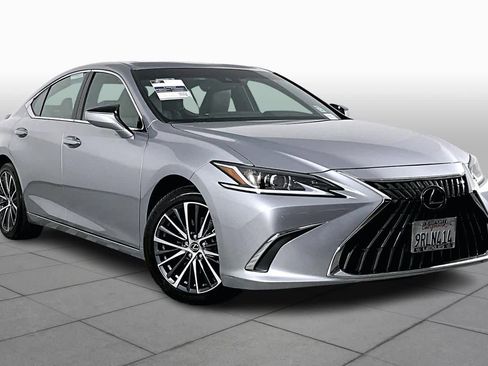 Used 2025 Lexus ES 300h w/ Premium Package image 2