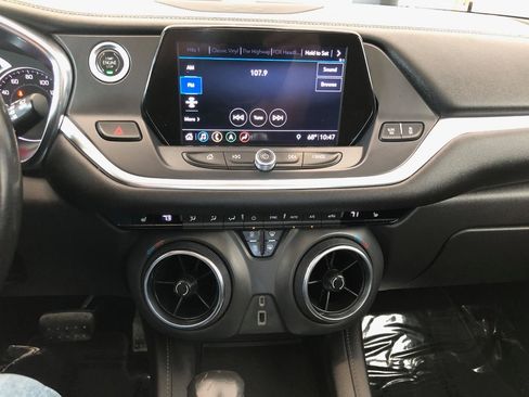 Used 2019 Chevrolet Blazer LT w/ Sun and Wheels Package AWD/4WD image 16