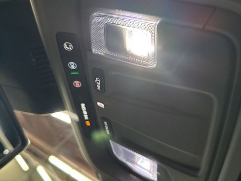 Used 2024 GMC Sierra 1500 SLT image 28