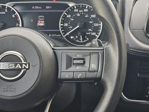 Used 2024 Nissan Rogue S FWD image 28