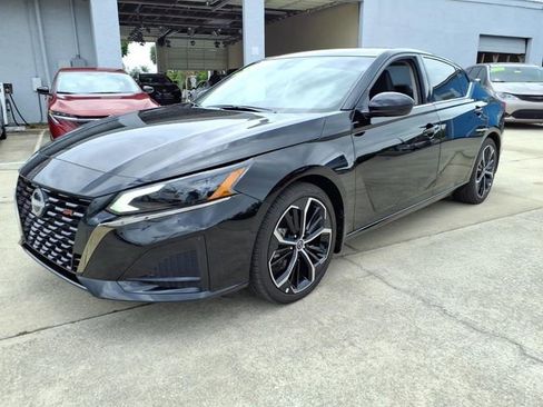 Certified 2025 Nissan Altima 2.5 SR w/ SR Premium Package image 21