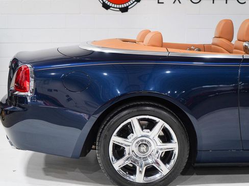 Used 2017 Rolls-Royce Dawn image 22