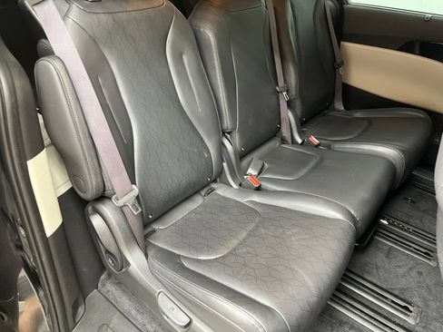 Used 2024 Kia Carnival SX FWD image 23