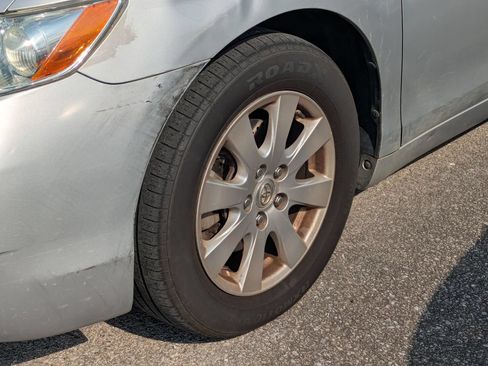 Used 2009 Toyota Camry LE FWD image 5